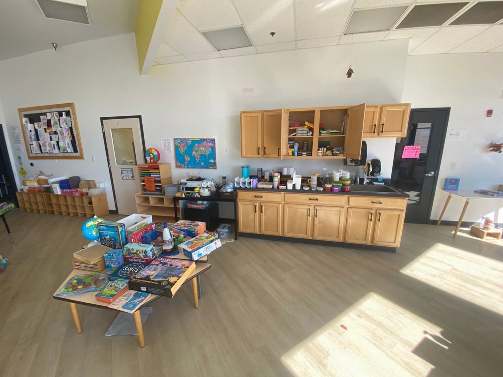 Image for Toledo K-12 School Liquidation Auction: 30+ iPads, Classroom & Curriculum Materials and More