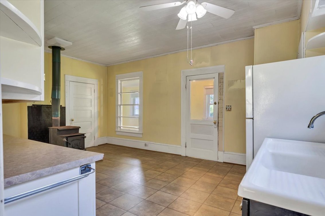 Image for FAR 756 - Your Giles Co. Country Home