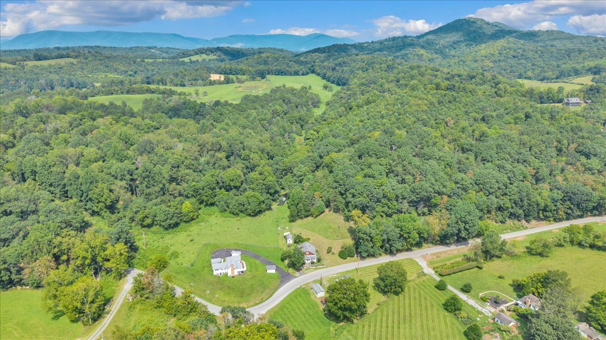 Image for FAR 756 - Your Giles Co. Country Home