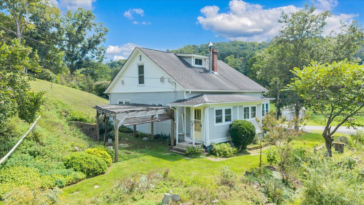 Image for FAR 756 - Your Giles Co. Country Home