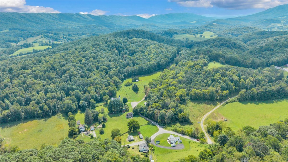 Image for FAR 756 - Your Giles Co. Country Home
