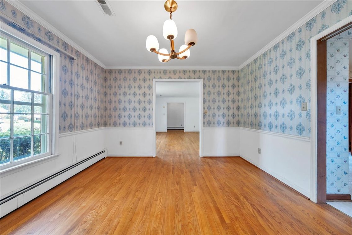 Image for FAR 757 - Roanoke Real Estate Opportunity-Nice Brick Ranch!
