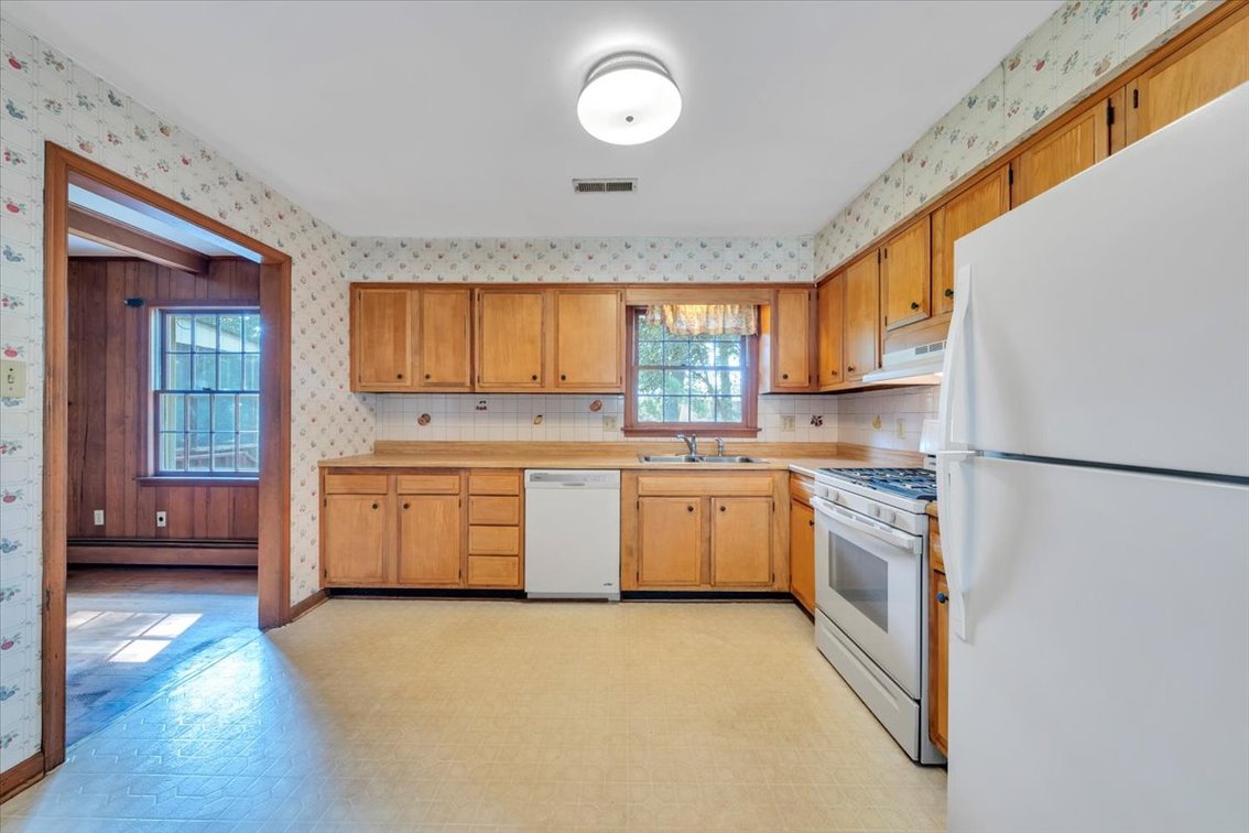 Image for FAR 757 - Roanoke Real Estate Opportunity-Nice Brick Ranch!