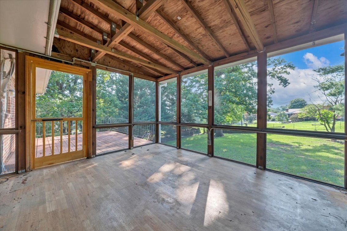Image for FAR 757 - Roanoke Real Estate Opportunity-Nice Brick Ranch!