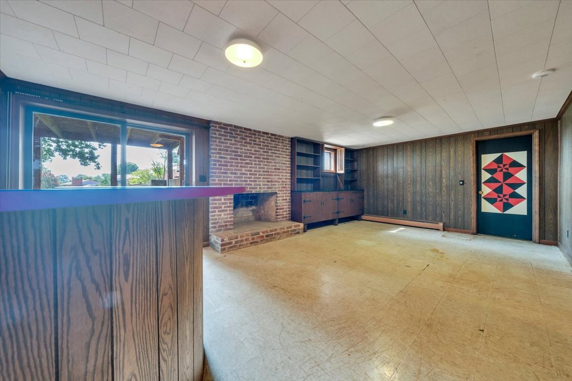 Image for FAR 757 - Roanoke Real Estate Opportunity-Nice Brick Ranch!