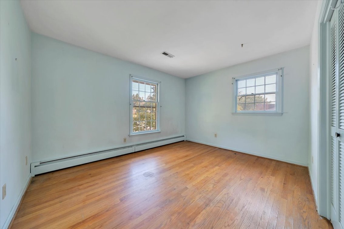 Image for FAR 757 - Roanoke Real Estate Opportunity-Nice Brick Ranch!
