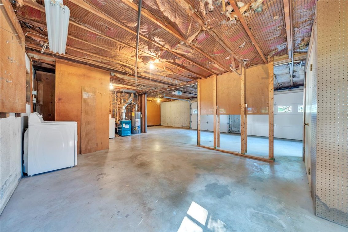 Image for FAR 757 - Roanoke Real Estate Opportunity-Nice Brick Ranch!