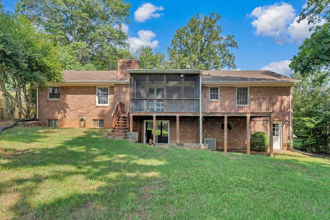 Image for FAR 757 - Roanoke Real Estate Opportunity-Nice Brick Ranch!