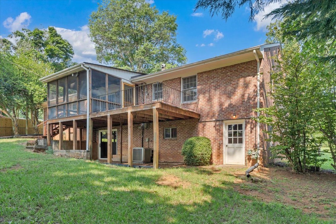 Image for FAR 757 - Roanoke Real Estate Opportunity-Nice Brick Ranch!