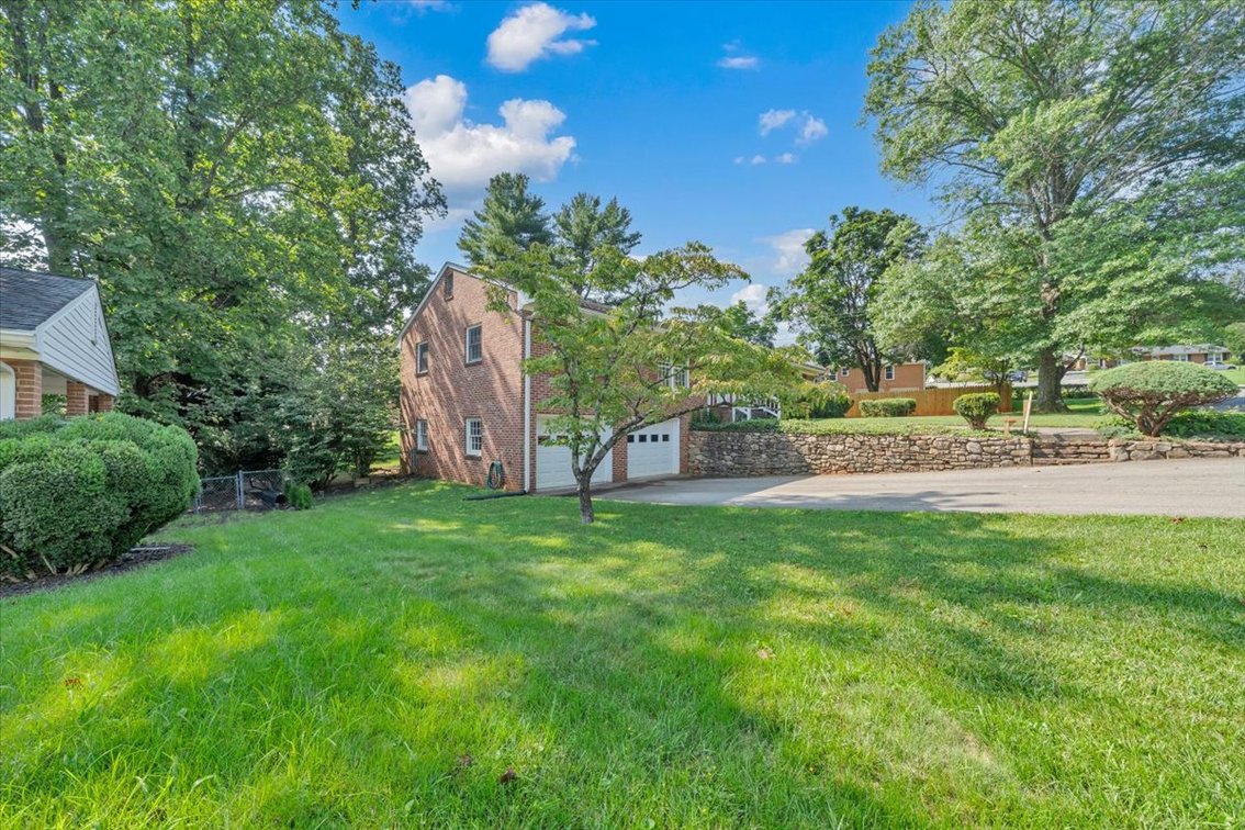 Image for FAR 757 - Roanoke Real Estate Opportunity-Nice Brick Ranch!