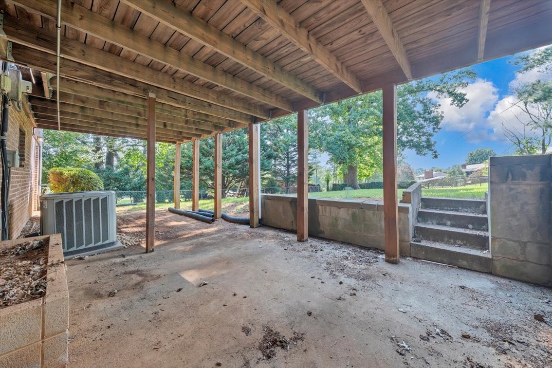 Image for FAR 757 - Roanoke Real Estate Opportunity-Nice Brick Ranch!
