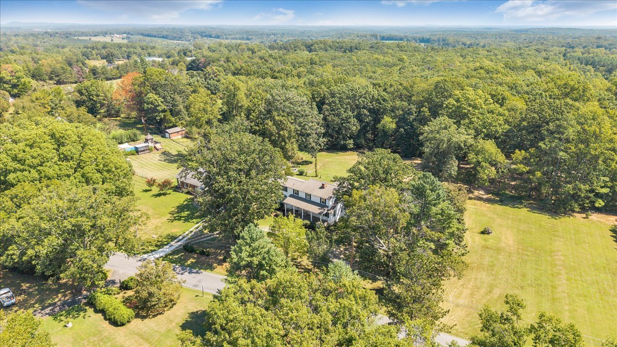 Image for FAR 763 - History and Character - Appomattox, VA Real Estate