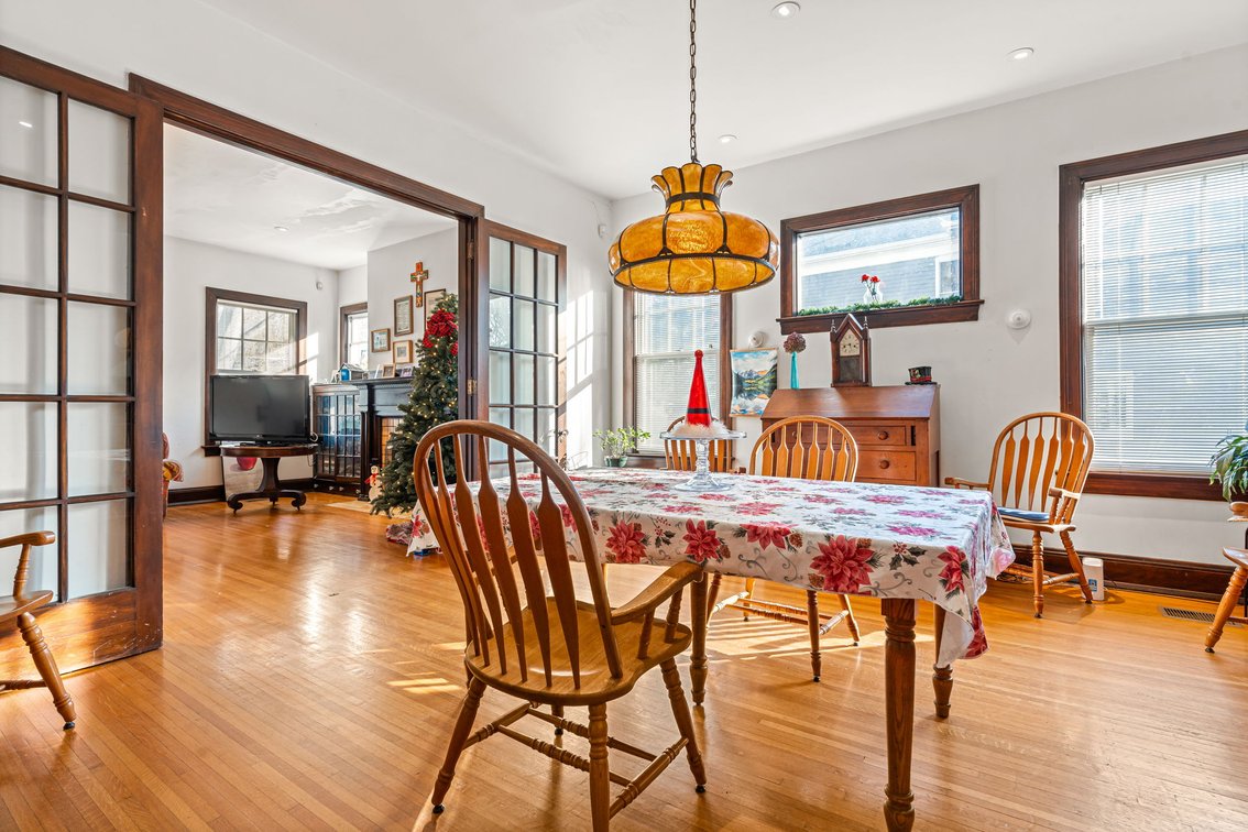 Image for 160 N Galt Ave-ONLINE AUCTION ONLY-BIDDING HAS STARTED