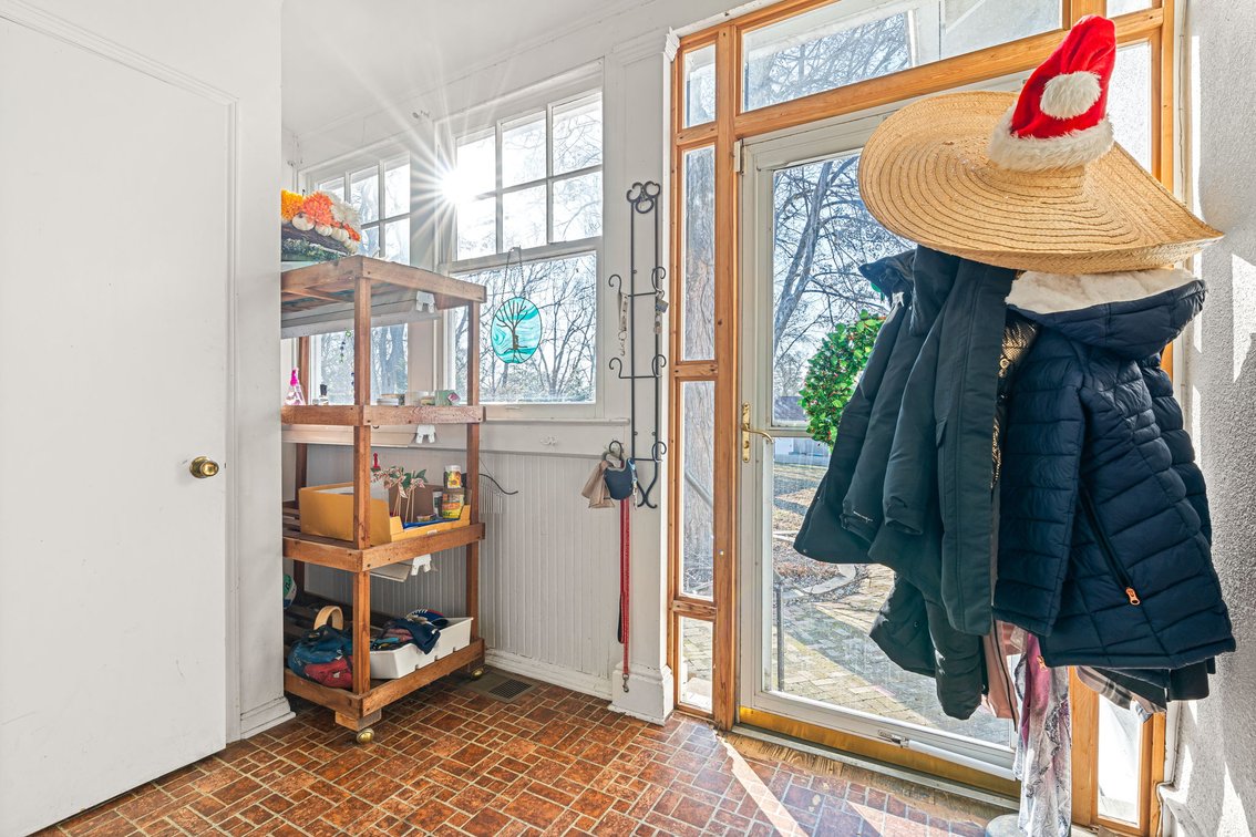 Image for 160 N Galt Ave-ONLINE AUCTION ONLY-BIDDING HAS STARTED