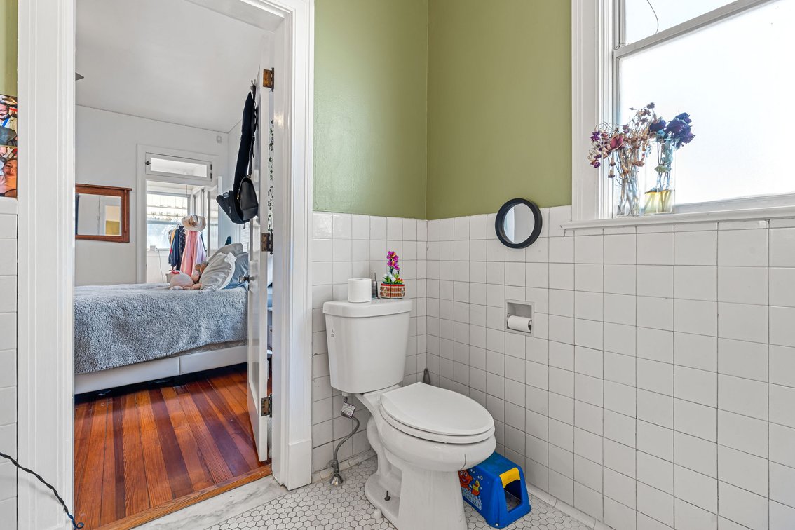 Image for 160 N Galt Ave-ONLINE AUCTION ONLY-BIDDING HAS STARTED