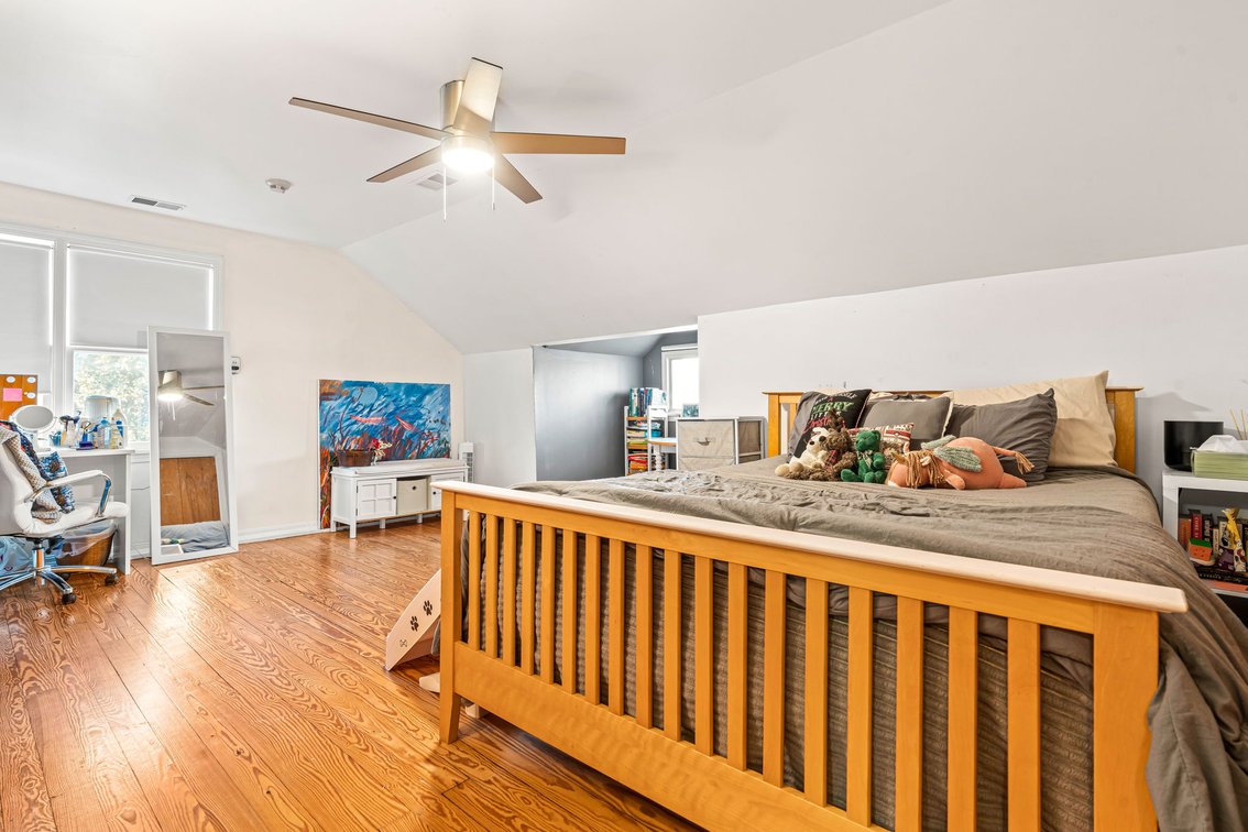 Image for 160 N Galt Ave-ONLINE AUCTION ONLY-BIDDING HAS STARTED