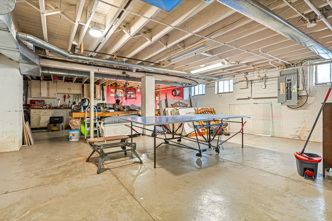 Image for 160 N Galt Ave-ONLINE AUCTION ONLY-BIDDING HAS STARTED