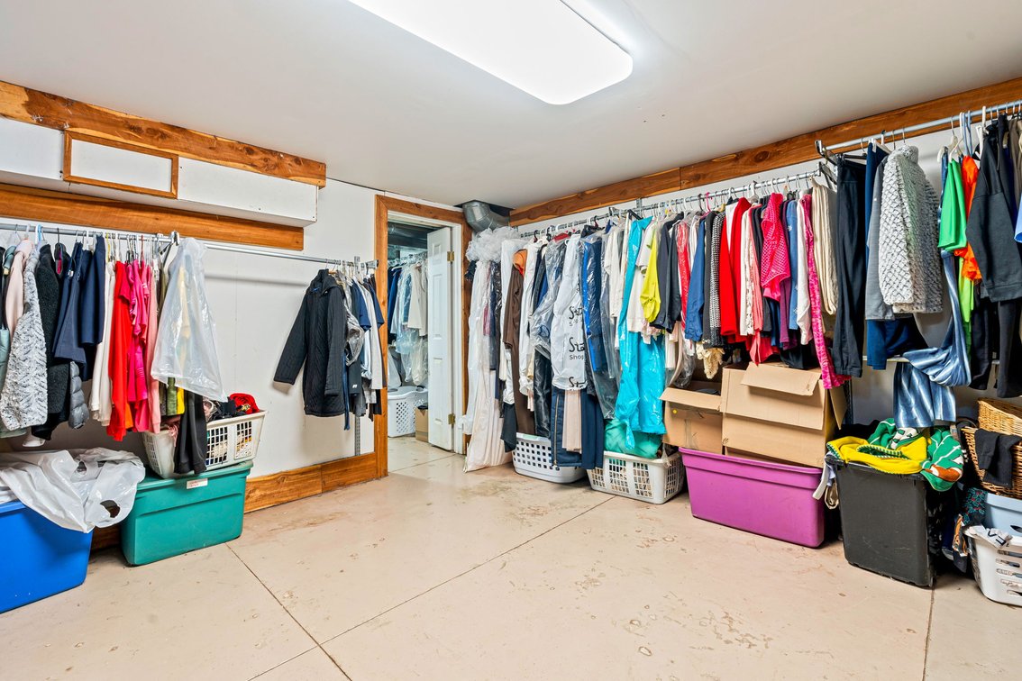 Image for 160 N Galt Ave-ONLINE AUCTION ONLY-BIDDING HAS STARTED