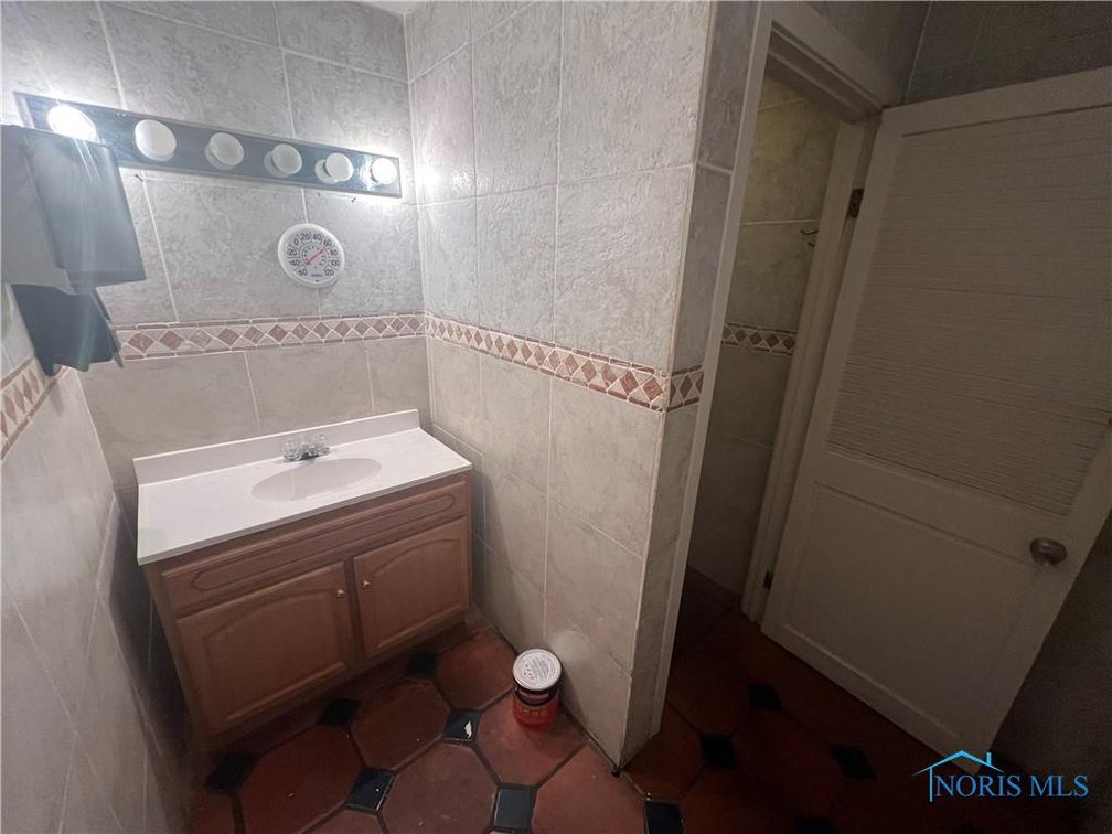 Image for MINIMUM BID AUCTION $75,000! 2022 Woodville Rd.