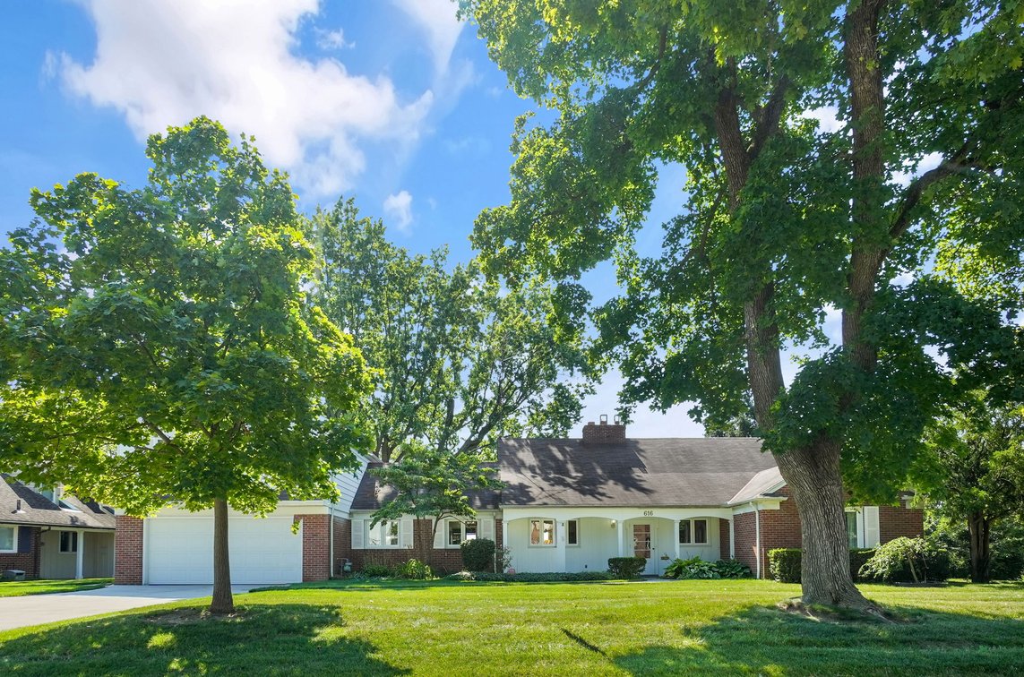 Image for MINIMUM BID AUCTION $499,000! 616 Manitou Dr