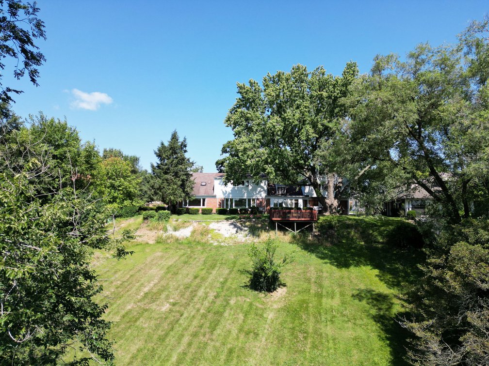 Image for MINIMUM BID AUCTION $499,000! 616 Manitou Dr