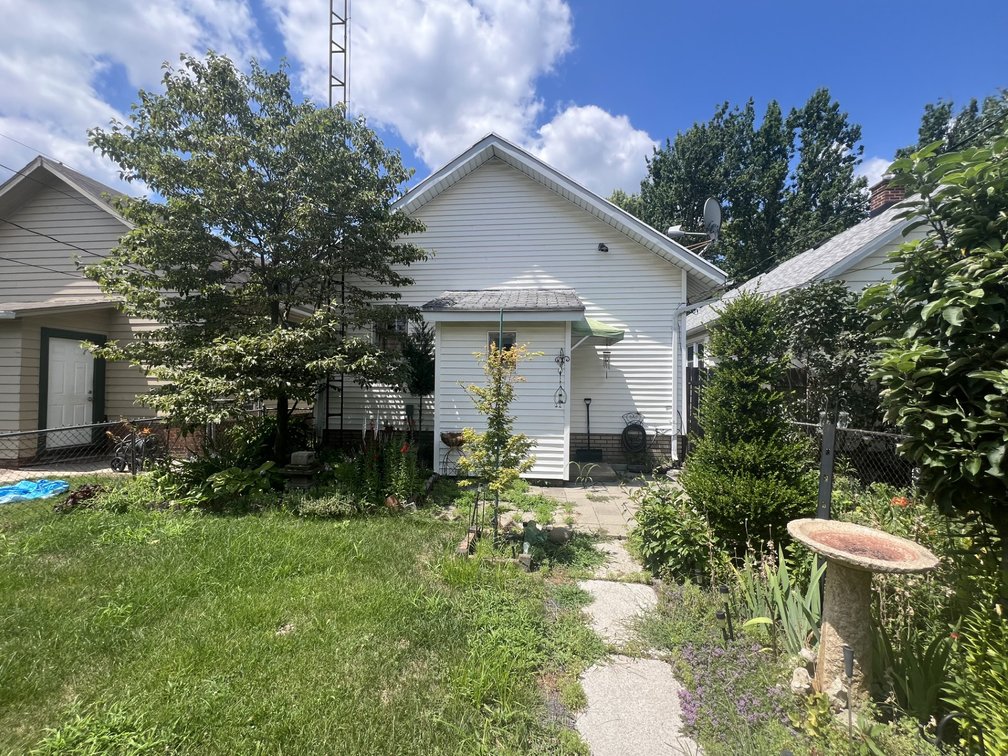 Image for MINIMUM BID AUCTION $39,000! 645 Geneva Ave