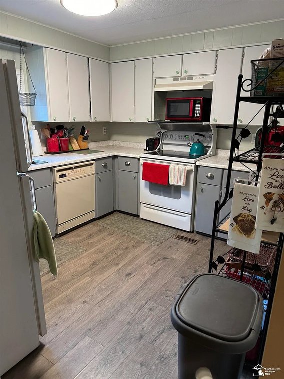Image for MINIMUM BID AUCTION $49,000! 113 1/2 Sherman St