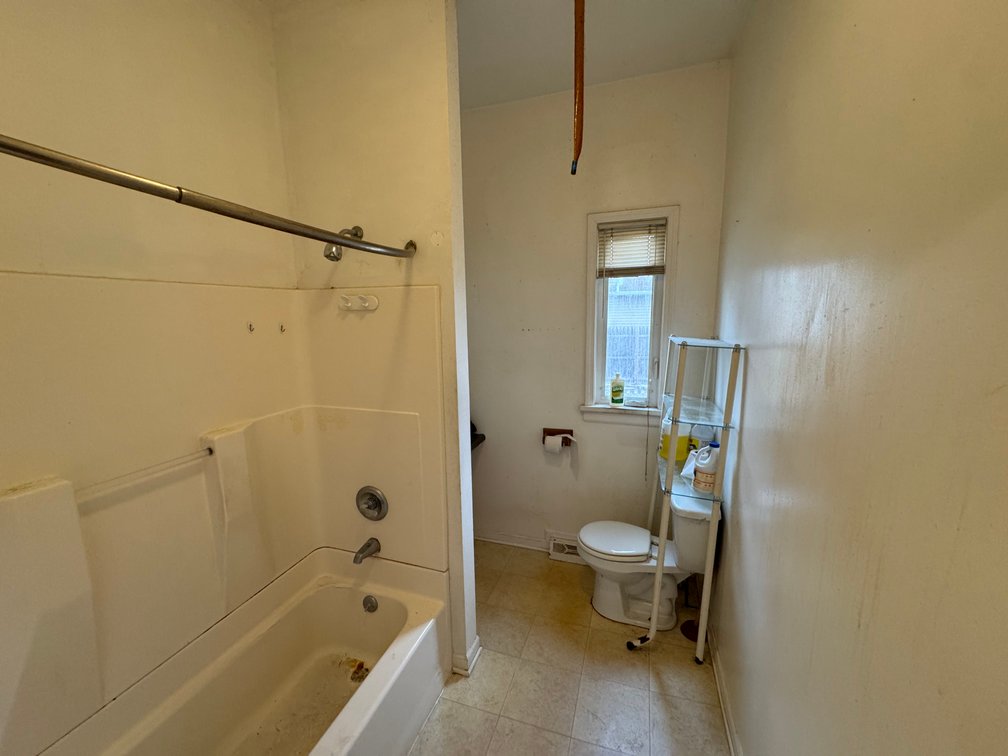 Image for MINIMUM BID AUCTION $19,000! 914 Moore St