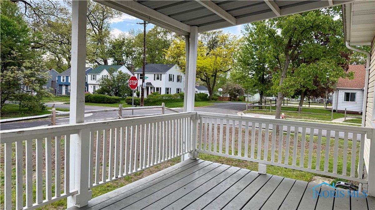 Image for MINIMUM BID AUCTION $99,000! 2659 Oak Grove Pl