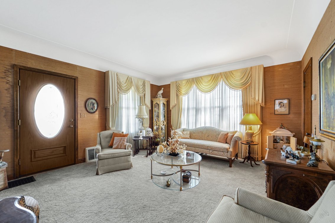 Image for MINIMUM BID AUCTION $900,000! 3133 Edgewood Rd