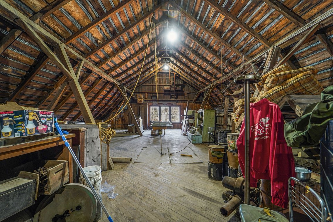 Image for MINIMUM BID AUCTION $900,000! 3133 Edgewood Rd