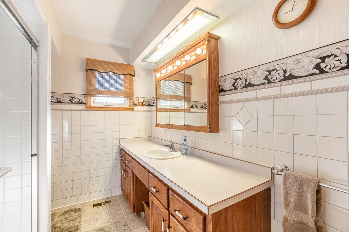 Image for MINIMUM BID AUCTION $150,000! 228 Ohio Ave