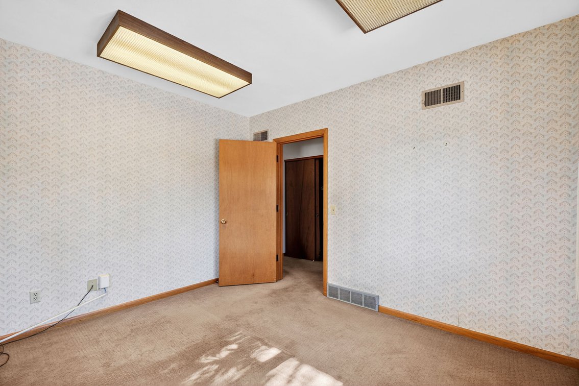 Image for MINIMUM BID AUCTION $59,000! 617 Miami St