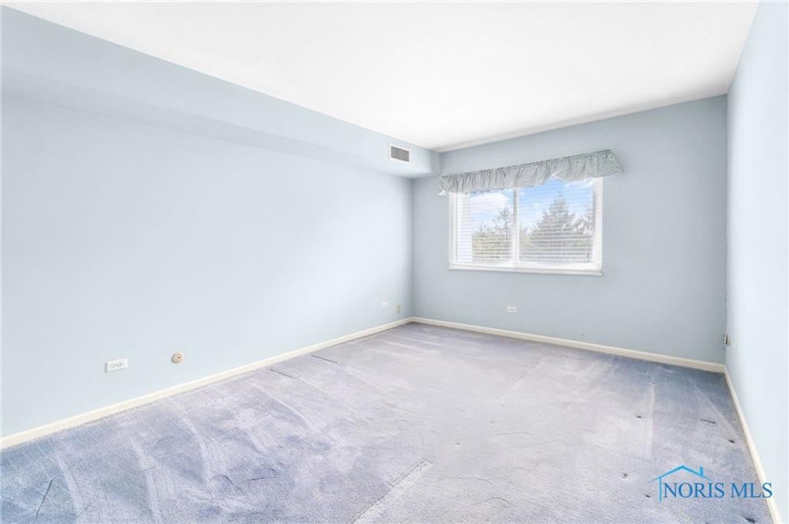 Image for MINIMUM BID AUCTION $110,000! 4343 W. Bancroft St # 4G
