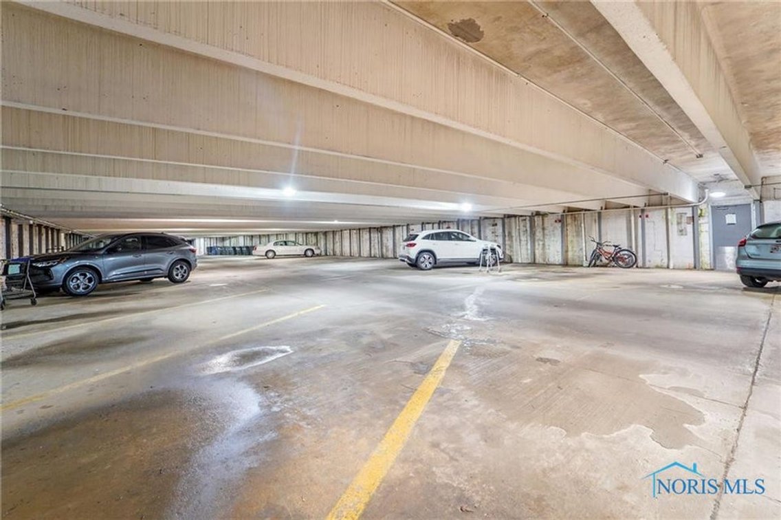 Image for MINIMUM BID AUCTION $110,000! 4343 W. Bancroft St # 4G