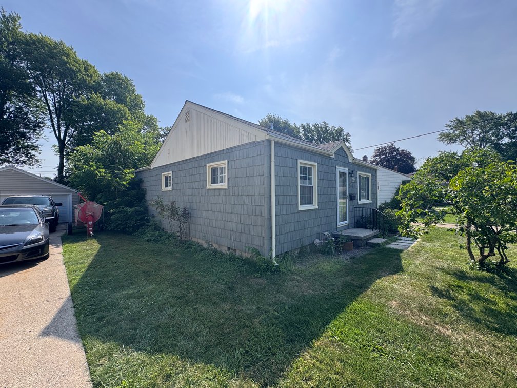 Image for MINIMUM BID AUCTION $89,000! 850 Lamonde Dr