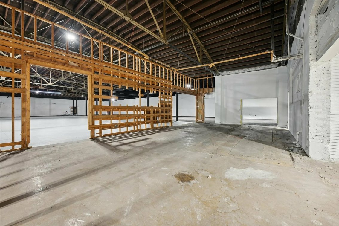 Image for MINIMUM BID AUCTION $369,000! 969 Dixie Hwy