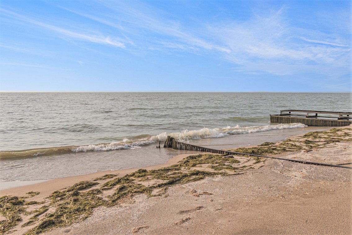 Image for MINIMUM BID AUCTION $425,000! 12294 Lakeshore Dr