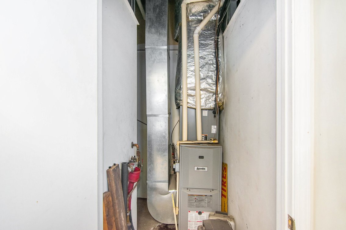 Image for MINIMUM BID AUCTION $275,000! 650 Plasterbed