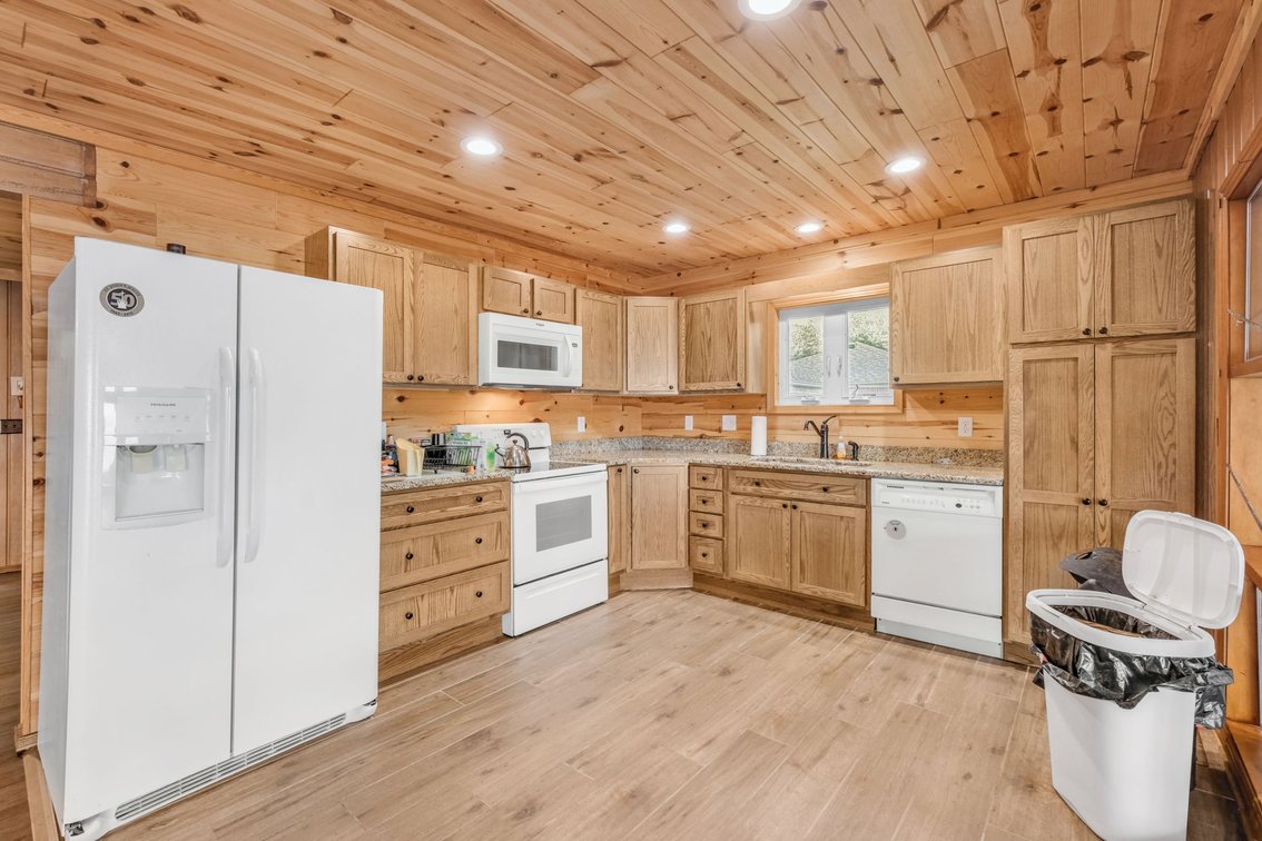 Image for MINIMUM BID AUCTION $425,000! 12294 Lakeshore Dr