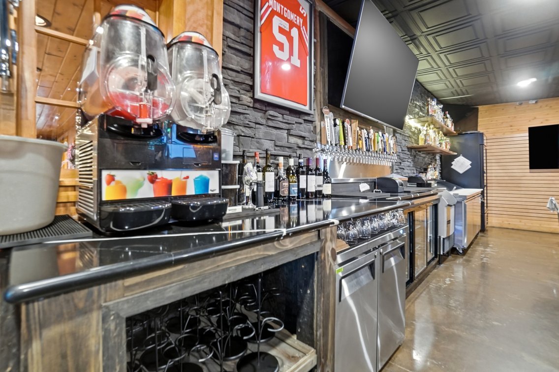 Image for TURN-KEY BUSINESS AUCTION! 2330 Bright Rd