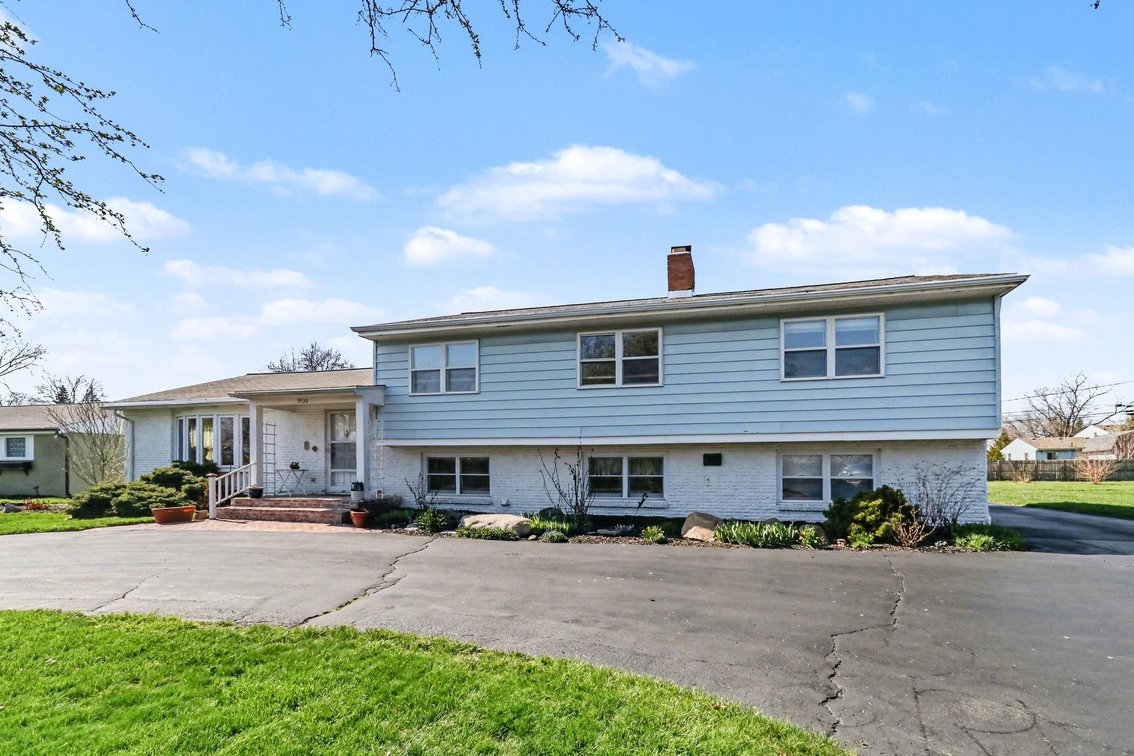 Image for MINIMUM BID AUCTION $225,000! 5930 N River Rd