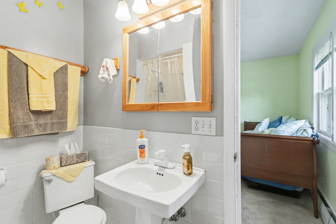 Image for MINIMUM BID AUCTION $225,000! 5930 N River Rd