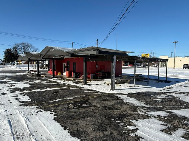 Image for MINIMUM BID AUCTION $90,000! 4820 Summit St