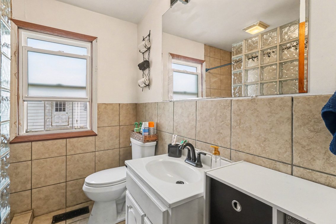 Image for SOLD PRIOR TO AUCTION! 114 N Main st