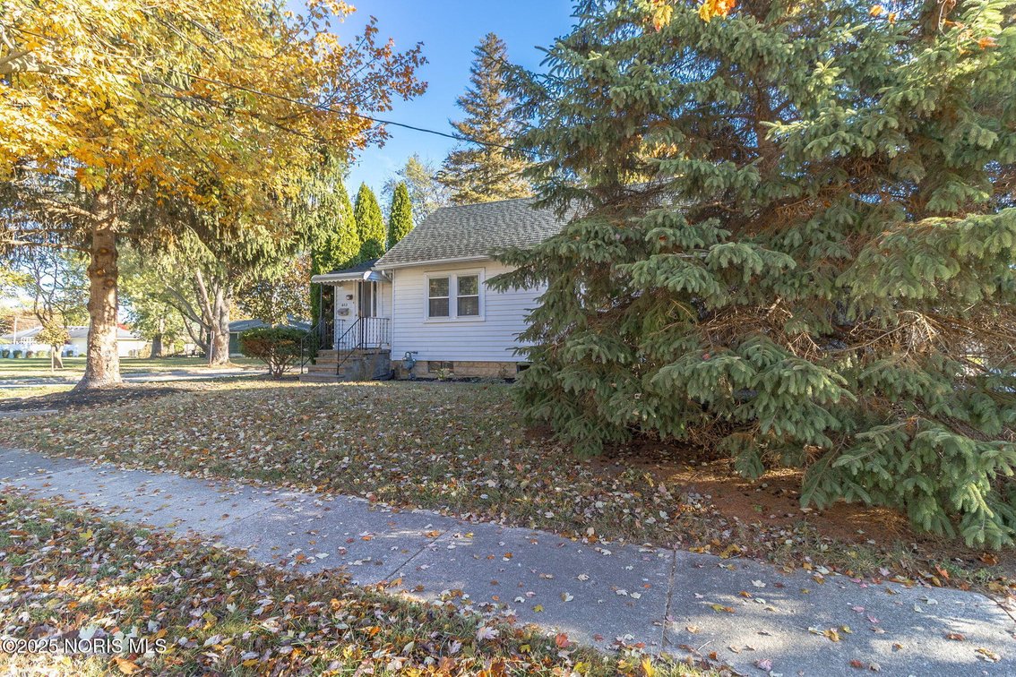Image for MINIMUM BID AUCTION $139,000! 402 East Indiana