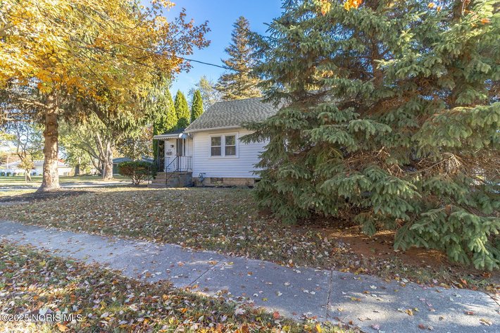 Image for MINIMUM BID AUCTION $139,000! 402 East Indiana