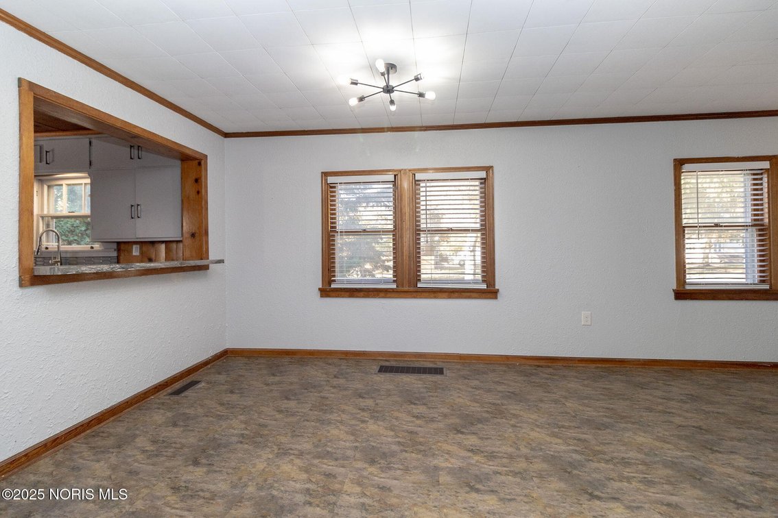Image for MINIMUM BID AUCTION $139,000! 402 East Indiana