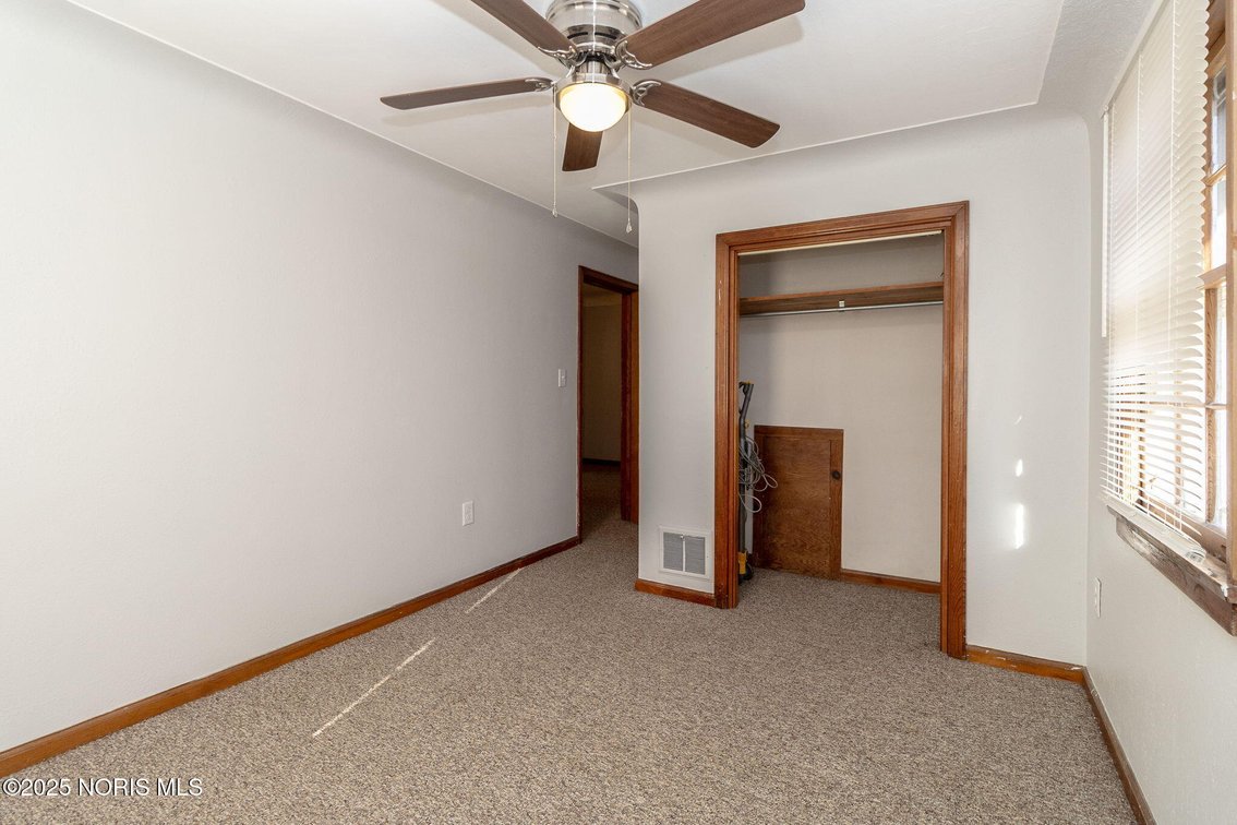 Image for MINIMUM BID AUCTION $139,000! 402 East Indiana
