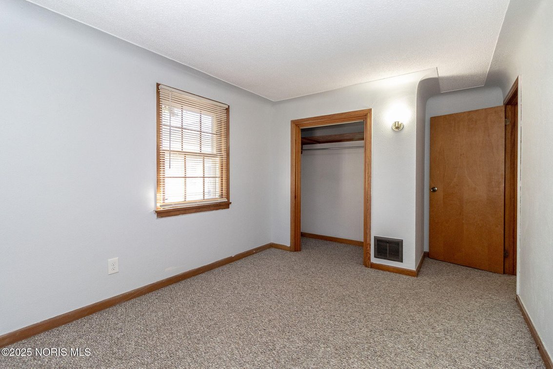 Image for MINIMUM BID AUCTION $139,000! 402 East Indiana